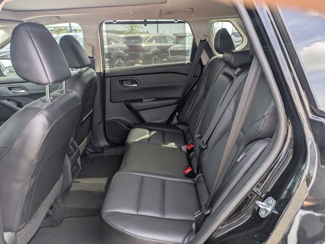 Used 2024 Nissan Rogue SV w/ SV Premium Package FWD image 14