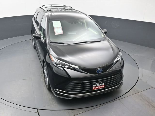Certified 2024 Toyota Sienna Platinum image 55