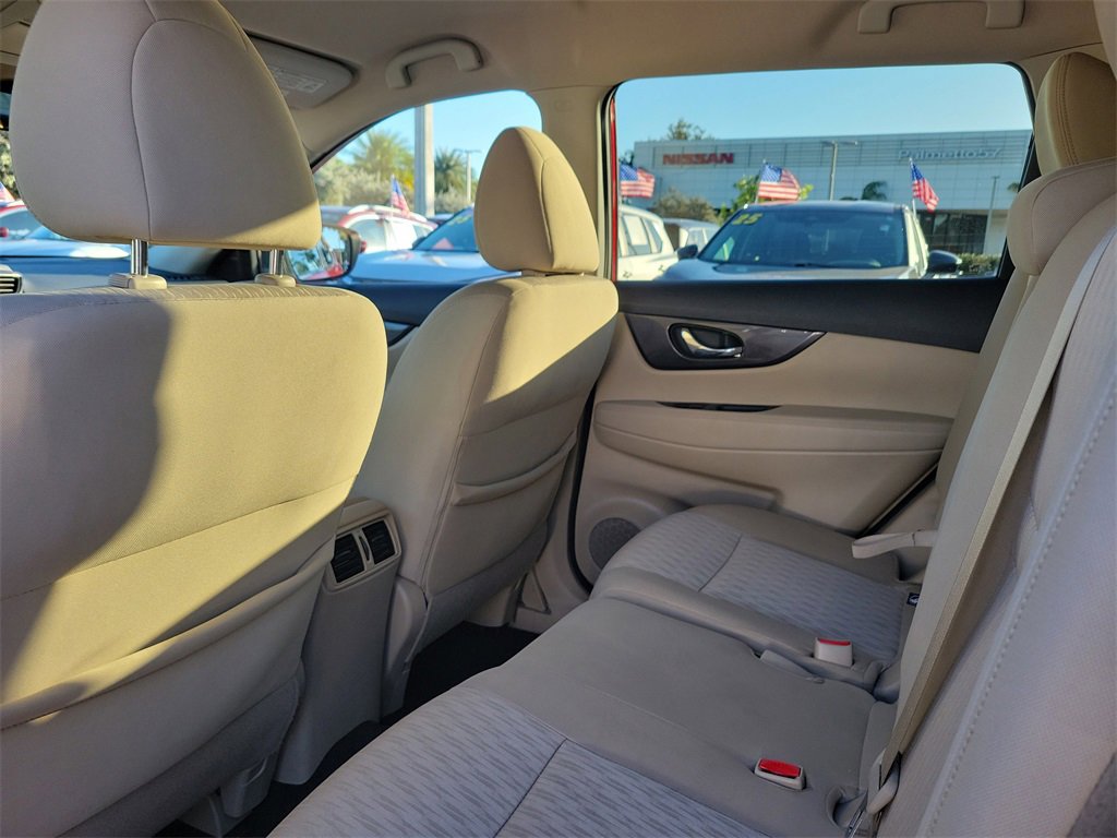 Used 2019 Nissan Rogue SV w/ Premium Package image 8