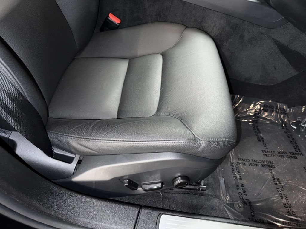 Used 2025 Volvo S60 B5 Plus AWD/4WD image 15