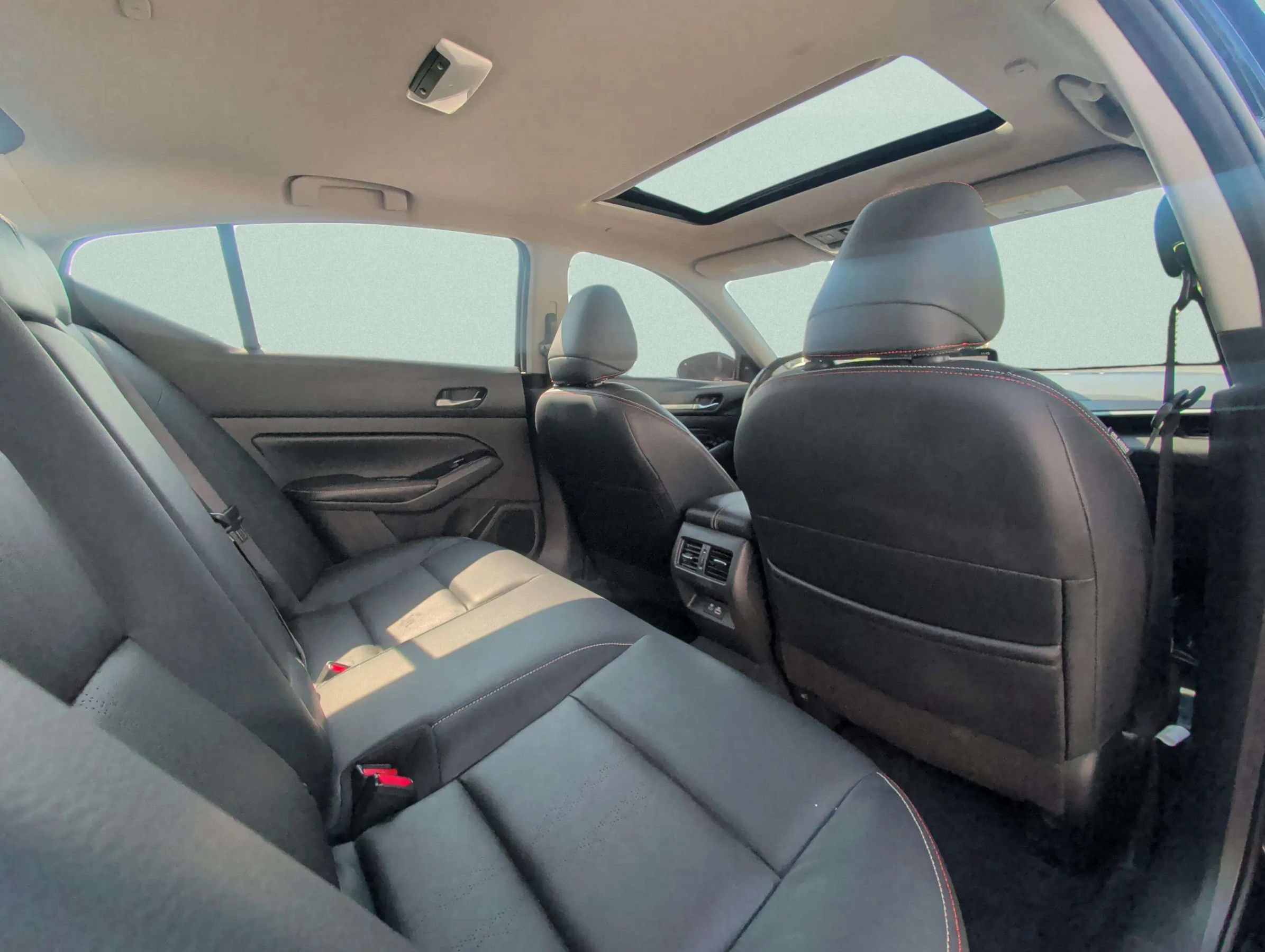 Used 2023 Nissan Altima 2.0 SR FWD image 32
