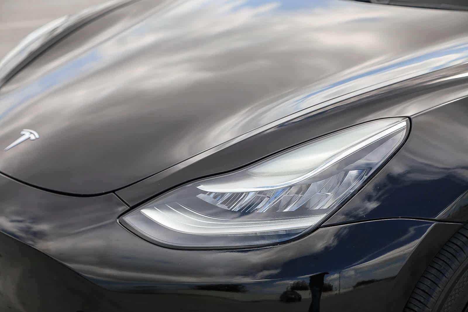 Used 2020 Tesla Model 3 Standard Range RWD image 8