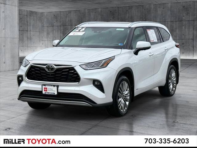 Certified 2026 Toyota Highlander Platinum AWD/4WD image 1