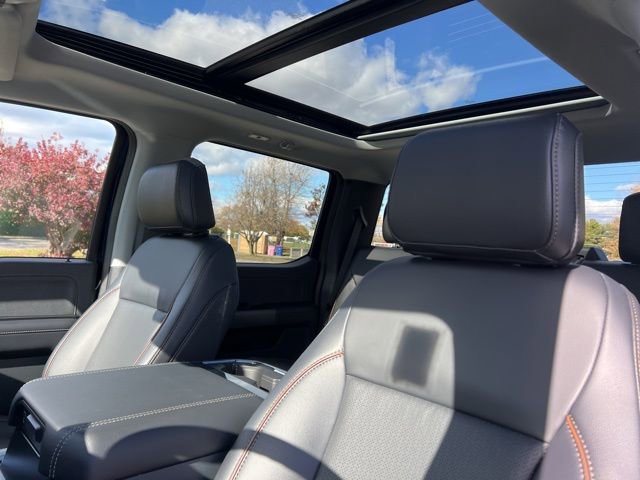 Used 2025 Ford F350 Lariat w/ Black Appearance Package image 17