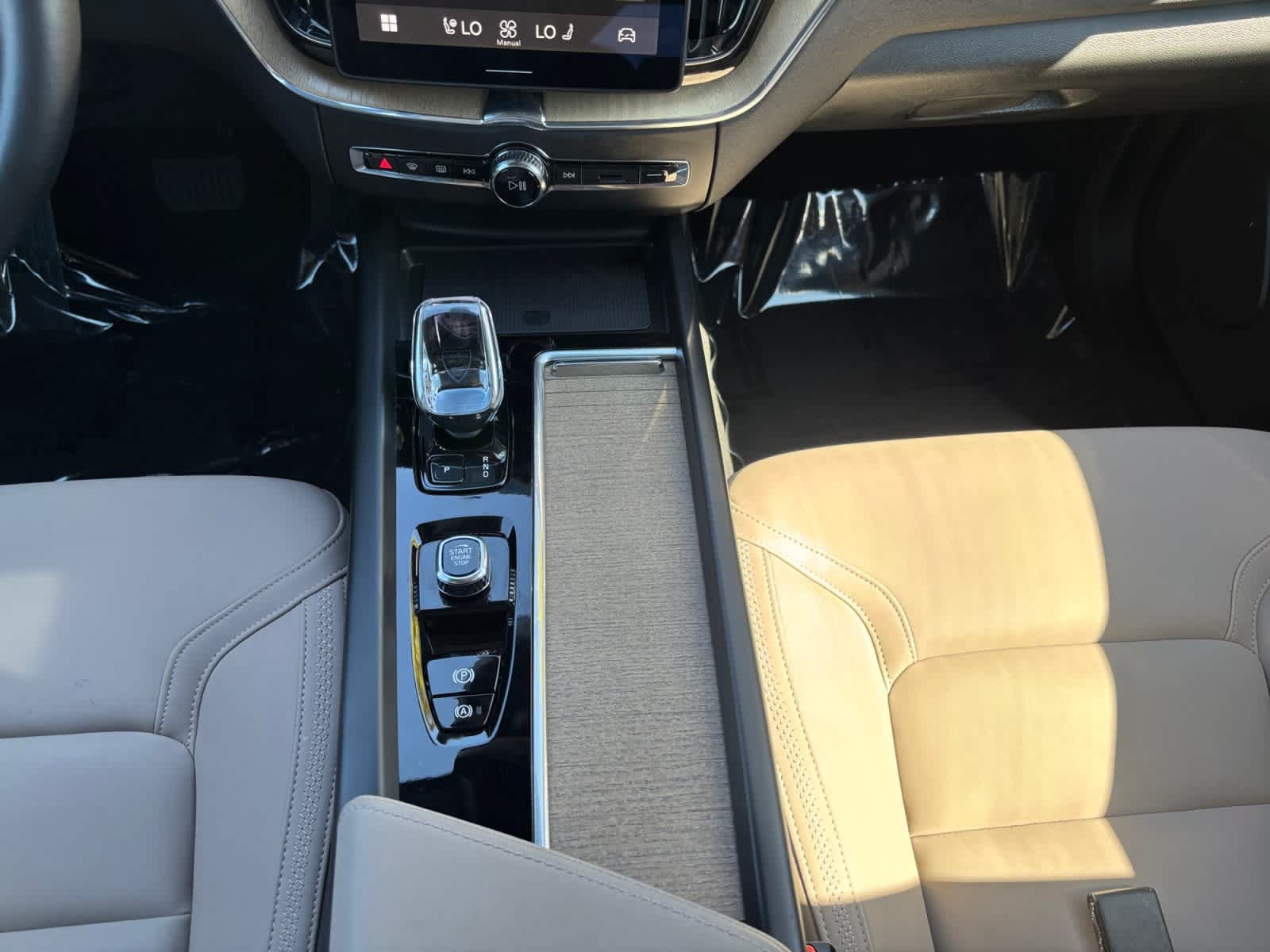 Used 2026 Volvo XC60 B5 Plus AWD/4WD image 15