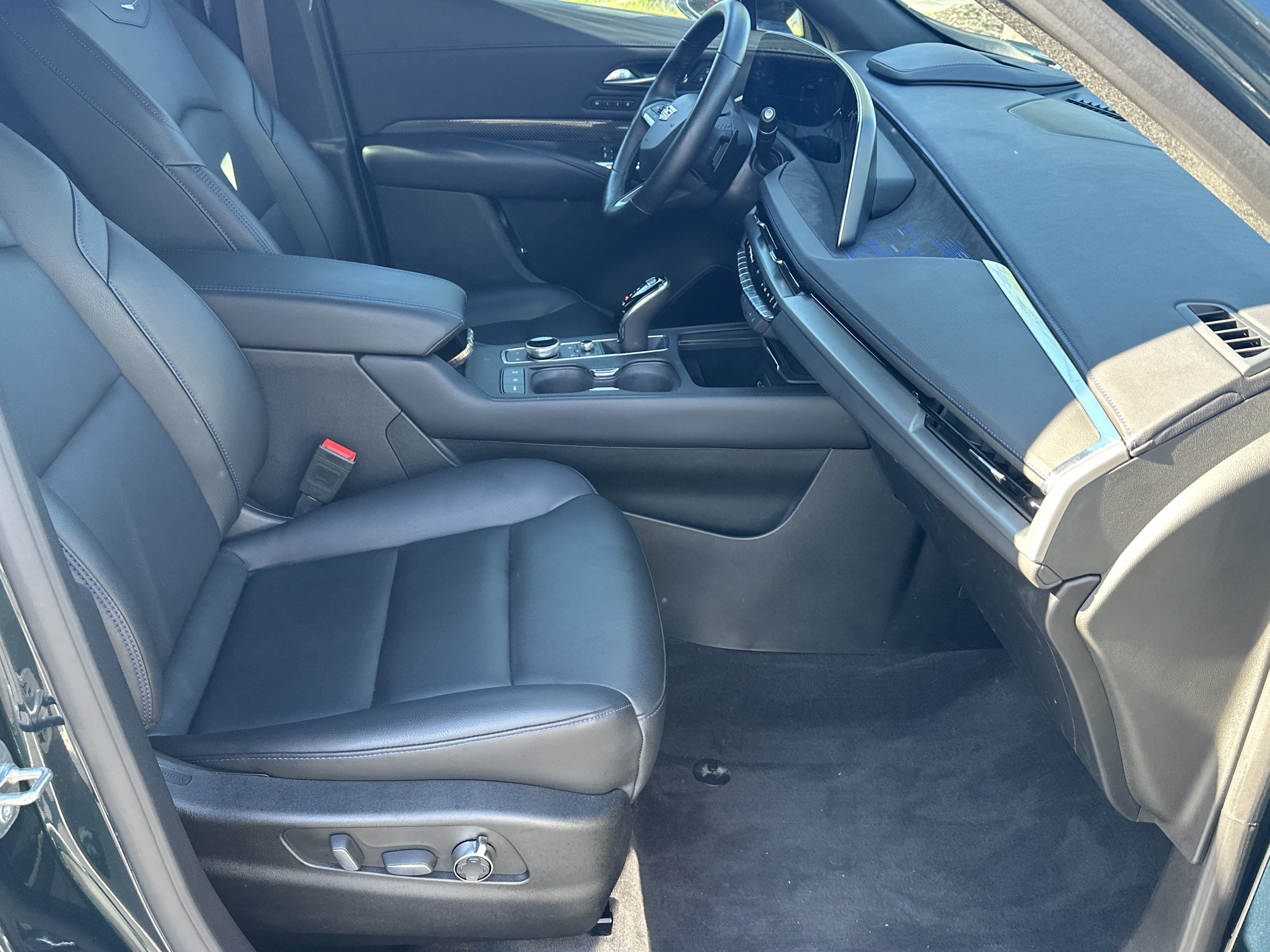 Used 2024 Cadillac XT4 Sport w/ Active Safety Package AWD/4WD image 14