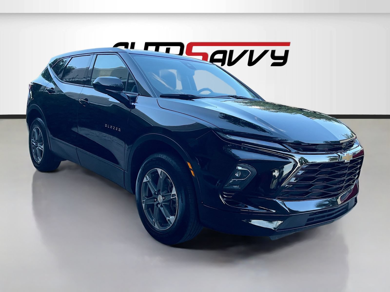 Used 2025 Chevrolet Blazer LT FWD image 1