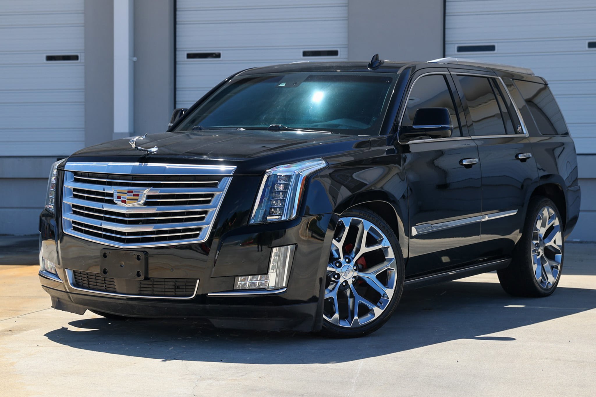 Used 2016 Cadillac Escalade Platinum AWD/4WD image 1