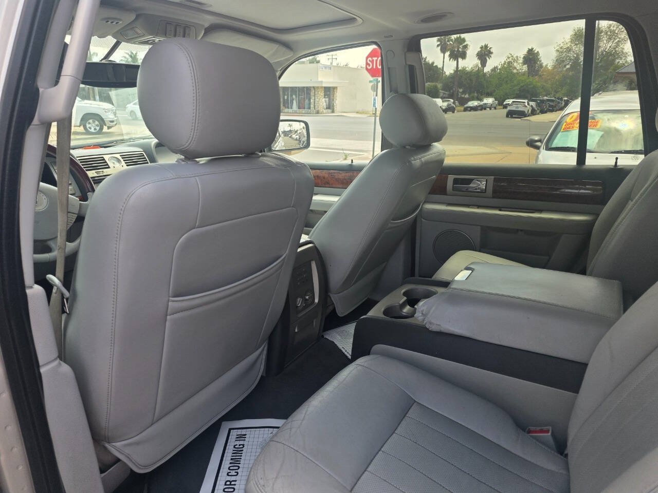 Used 2004 Lincoln Navigator Luxury AWD/4WD image 10