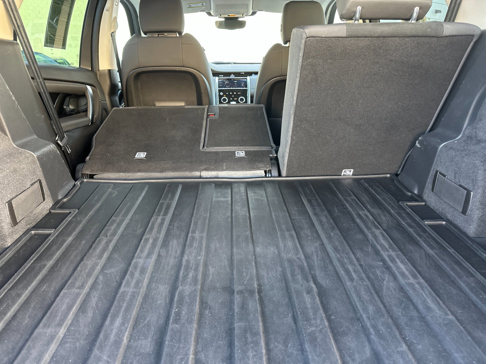 Used 2020 Land Rover Discovery Sport S image 15