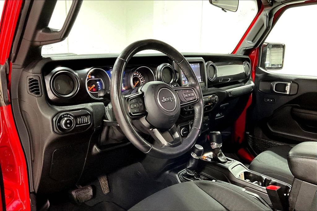 Used 2020 Jeep Gladiator Sport image 16