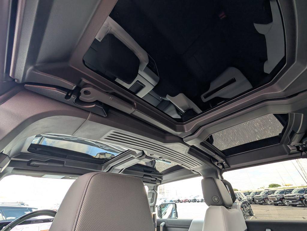 Used 2025 GMC Hummer EV 3X AWD/4WD image 17