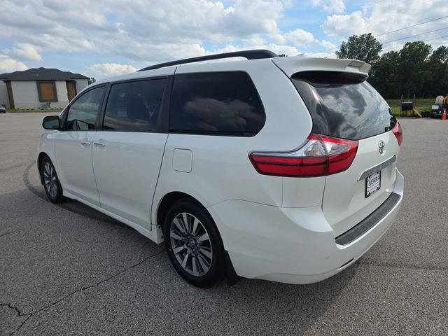Used 2020 Toyota Sienna Limited Premium FWD image 11