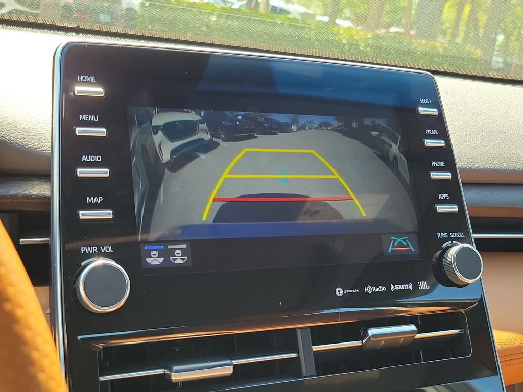 Used 2020 Toyota Avalon Limited image 32