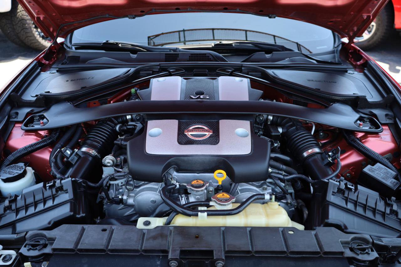 Used 2020 Nissan 370Z Coupe RWD image 16