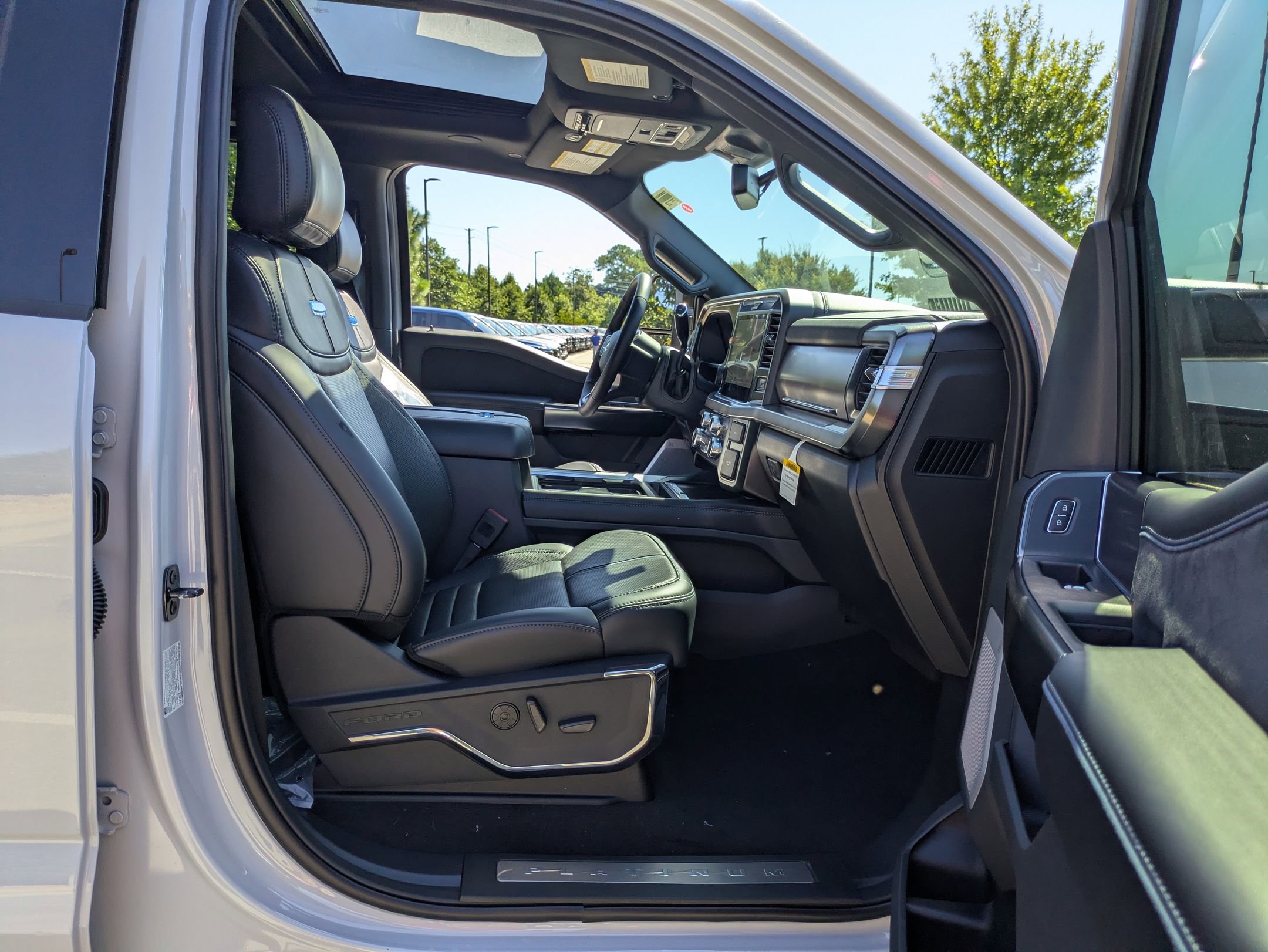 New 2026 Ford F250 Platinum w/ Tremor Off-Road Package image 43