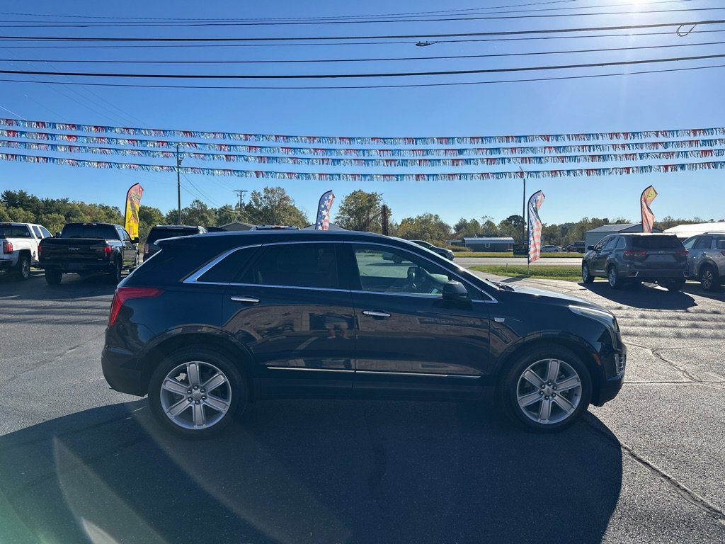 Used 2017 Cadillac XT5 Luxury w/ Driver Awareness Package image 6