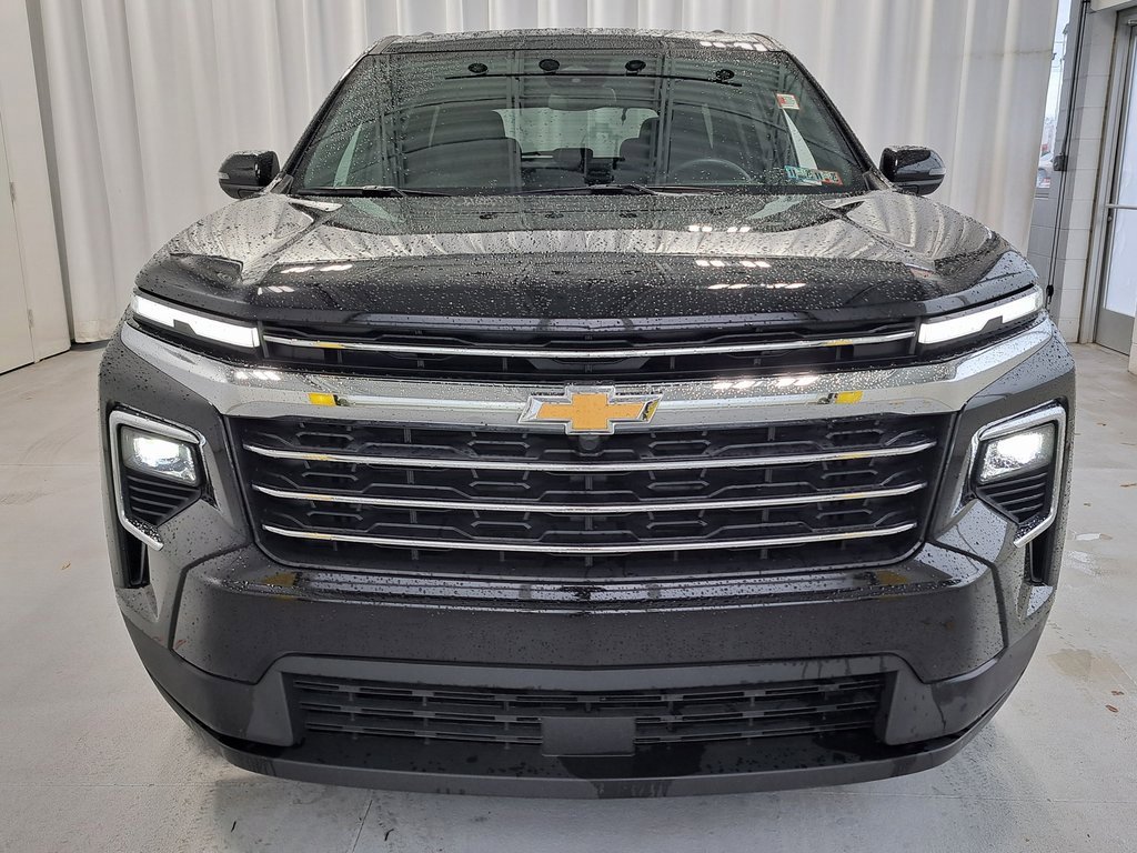 Used 2025 Chevrolet Traverse LT image 4