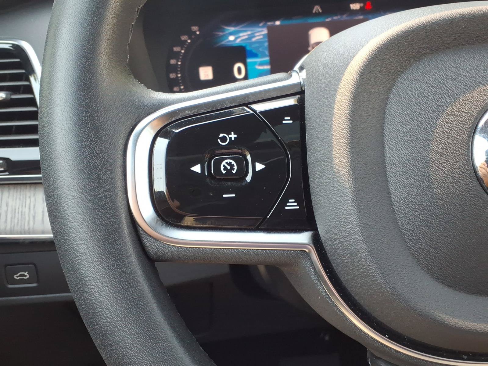 Certified 2024 Volvo XC90 B6 Ultimate w/ Protection Package Premier AWD/4WD image 30