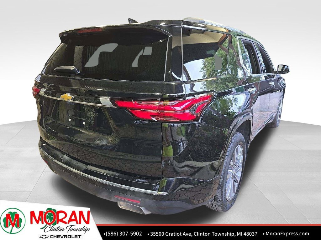 Used 2023 Chevrolet Traverse Premier AWD/4WD image 3