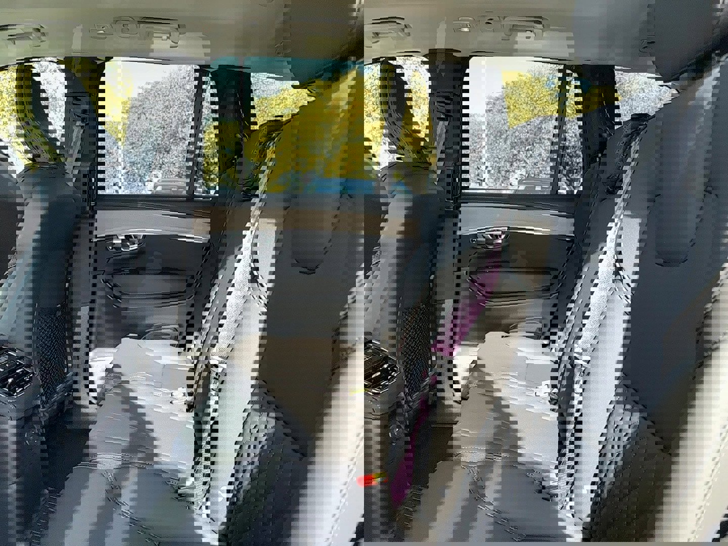 New 2025 Volvo XC90 T8 Core w/ Protection Package image 14