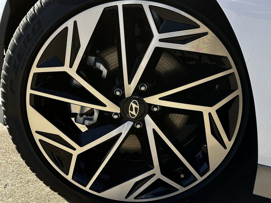 New 2025 Hyundai Ioniq 6 SEL image 15