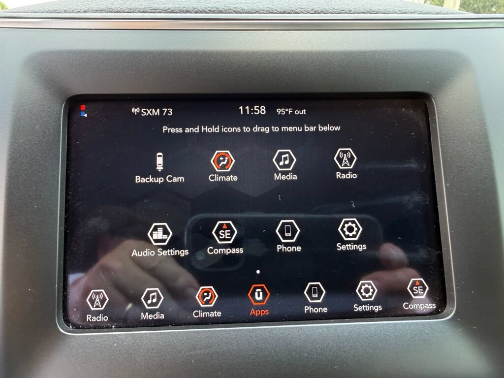 Used 2019 Jeep Cherokee Latitude Plus FWD image 23