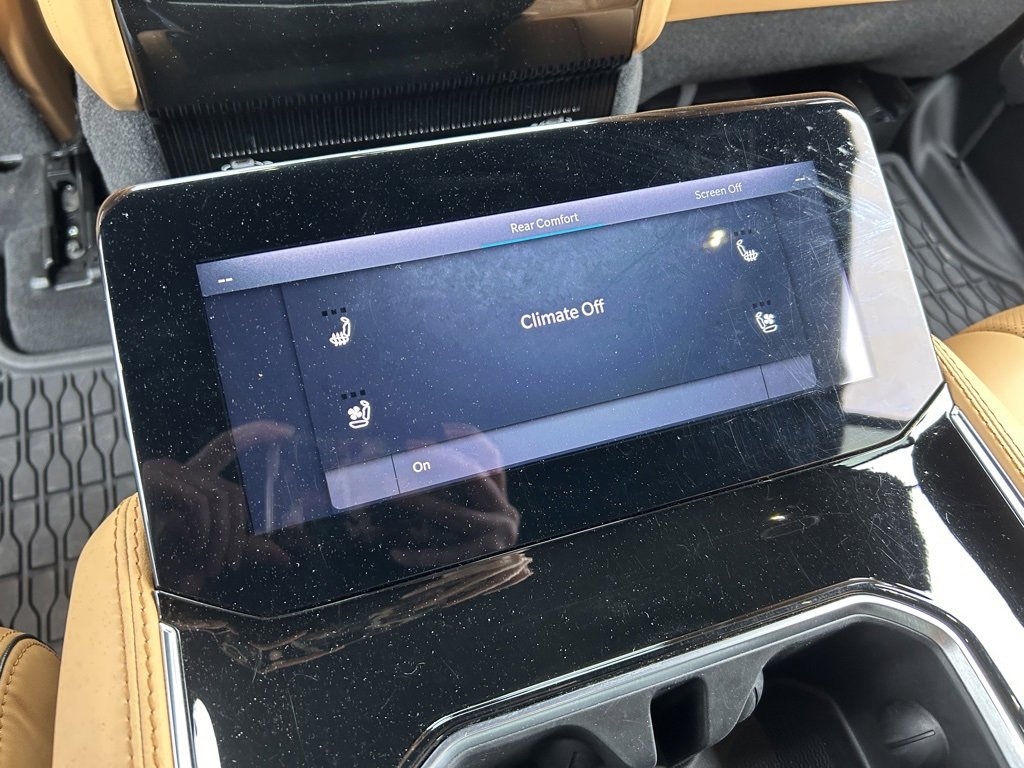 Used 2024 Jeep Grand Wagoneer Series III w/ HD Trailer Tow Package image 43