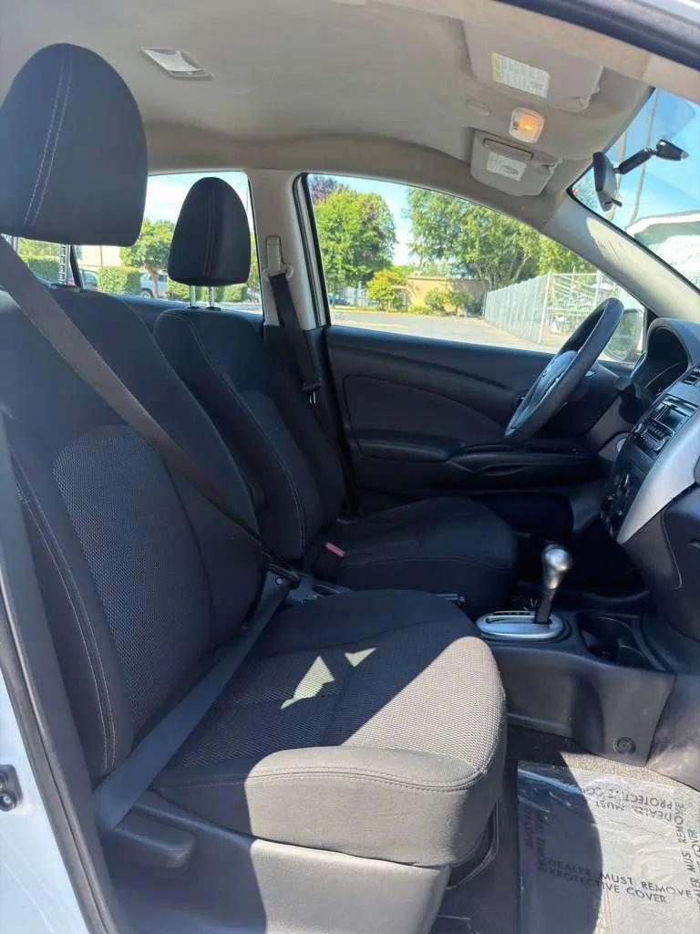 Used 2016 Nissan Versa SV FWD image 11