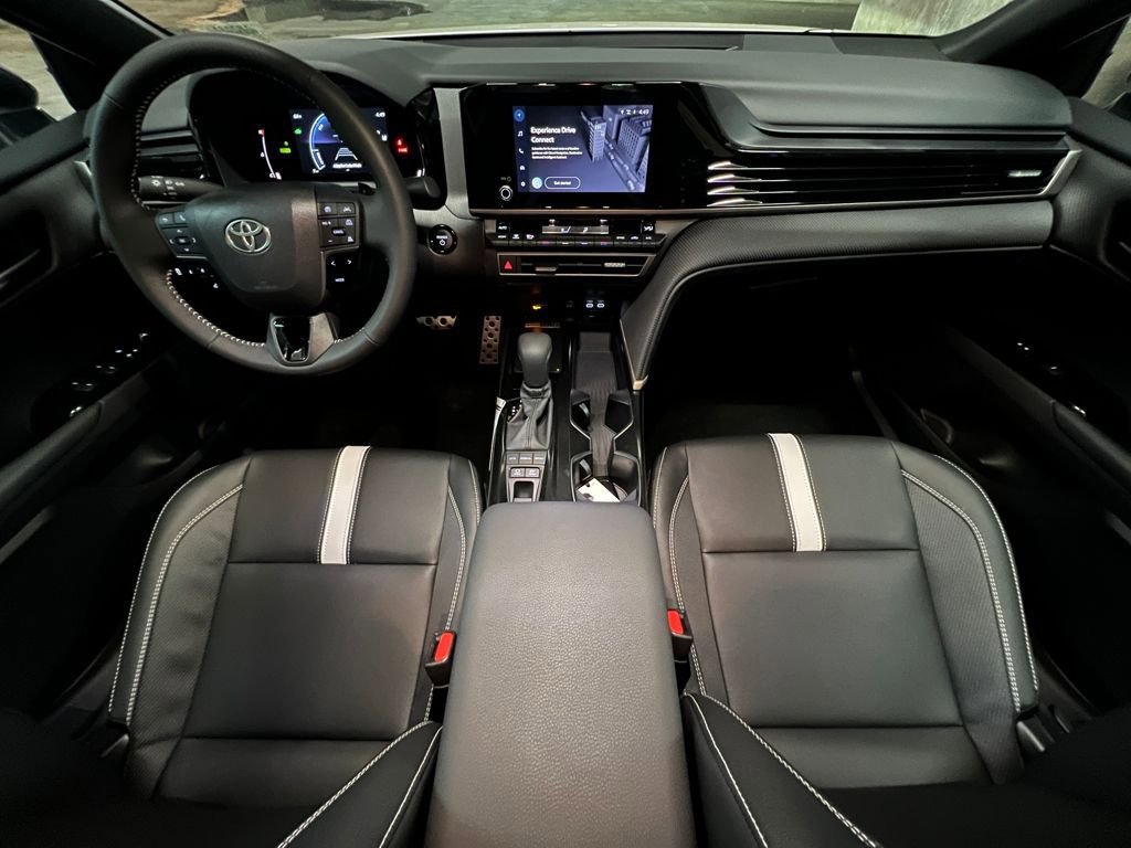 New 2026 Toyota Camry Hybrid image 25