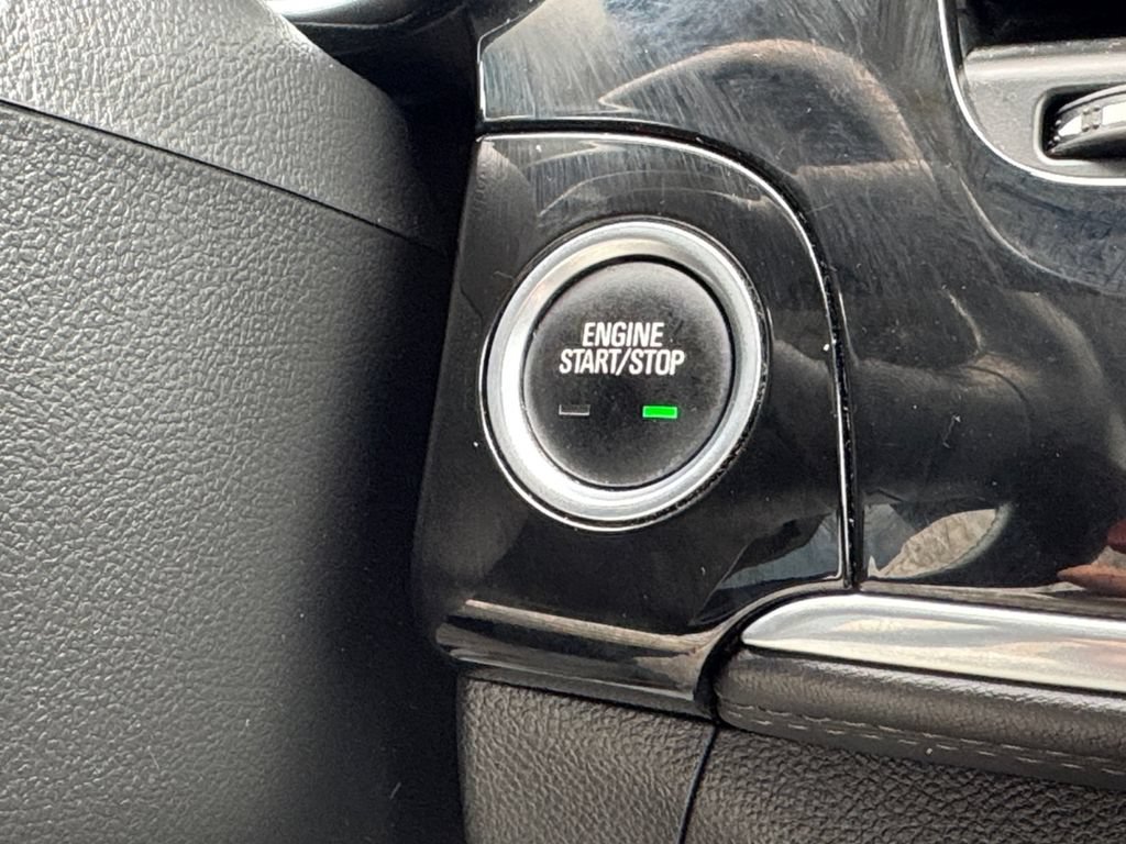 Used 2021 Buick Encore Preferred AWD/4WD image 33