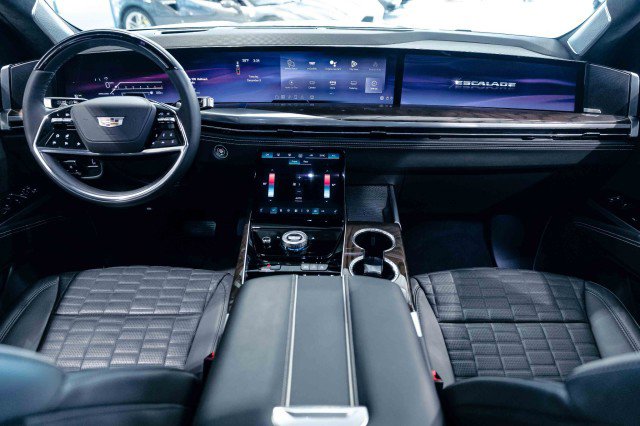 Used 2025 Cadillac Escalade Sport Platinum w/ LPO, ONYX Package image 30