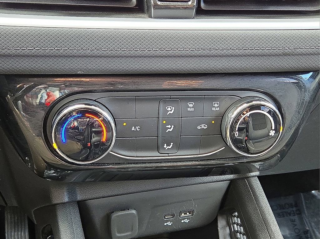 Used 2025 Chevrolet TrailBlazer LT image 28