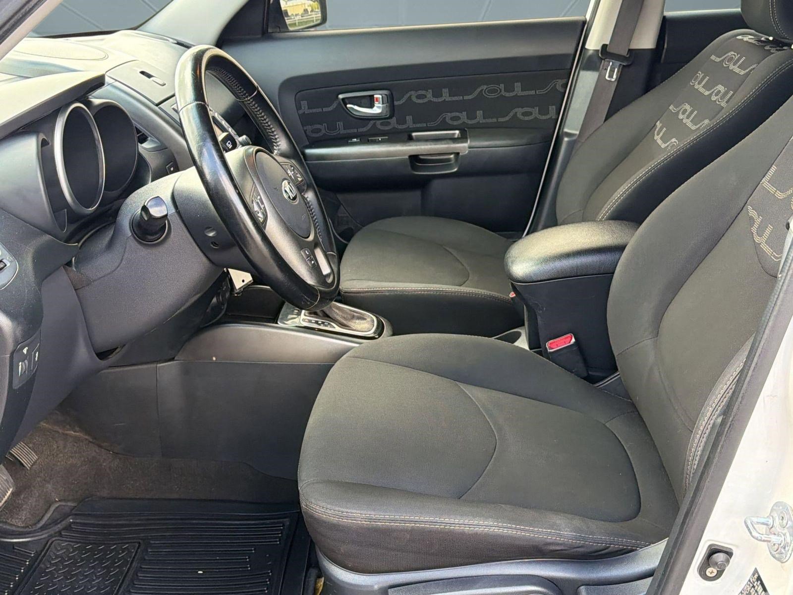 Used 2013 Kia Soul + FWD image 5
