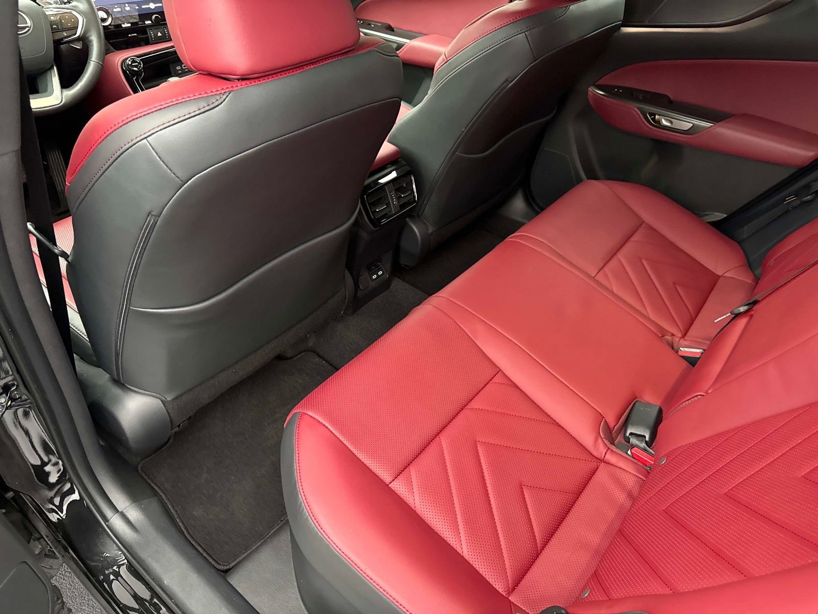 Used 2025 Lexus NX 300h AWD w/ Luxury Package image 13