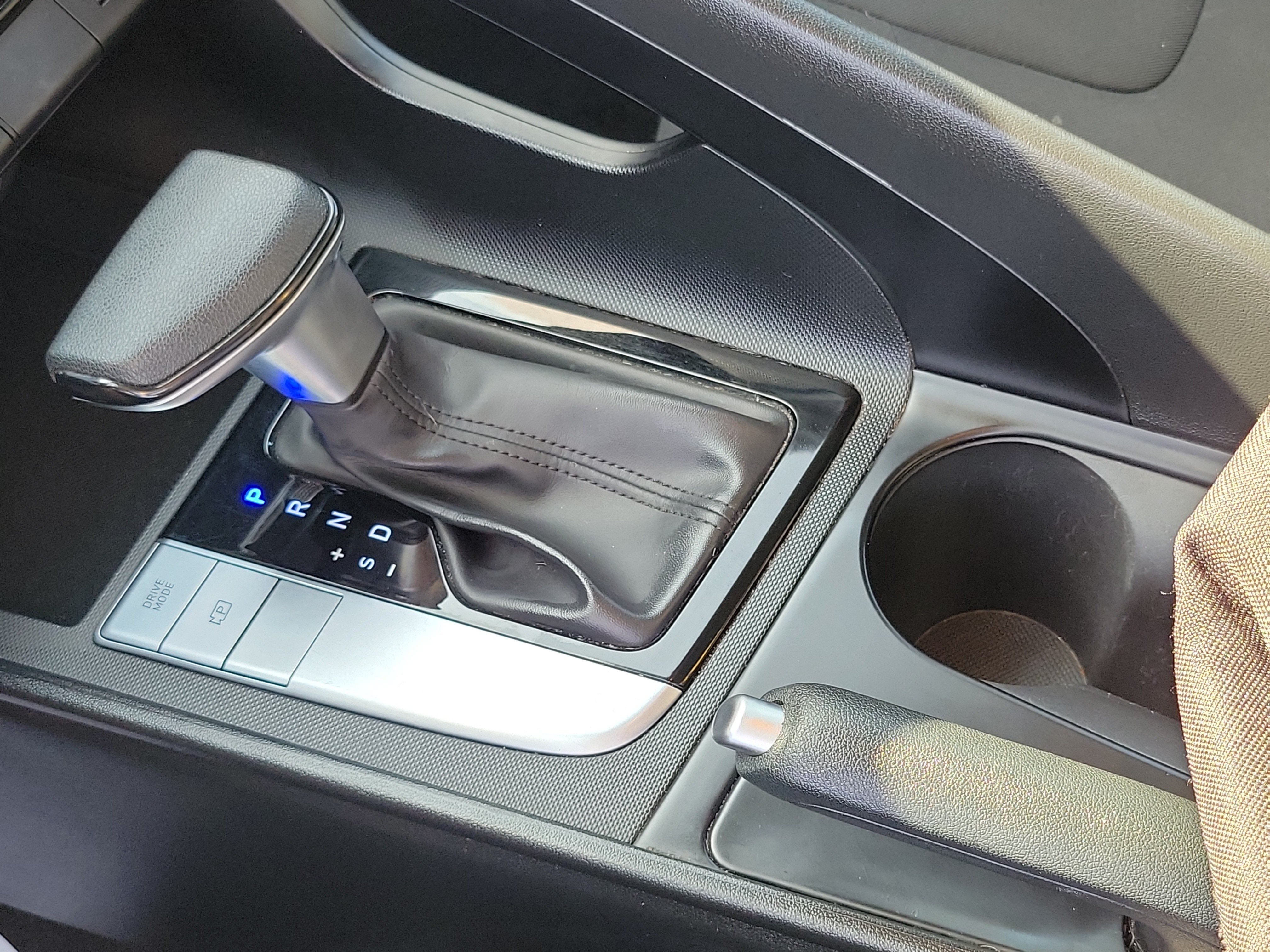 Certified 2024 Hyundai Elantra SEL FWD image 14