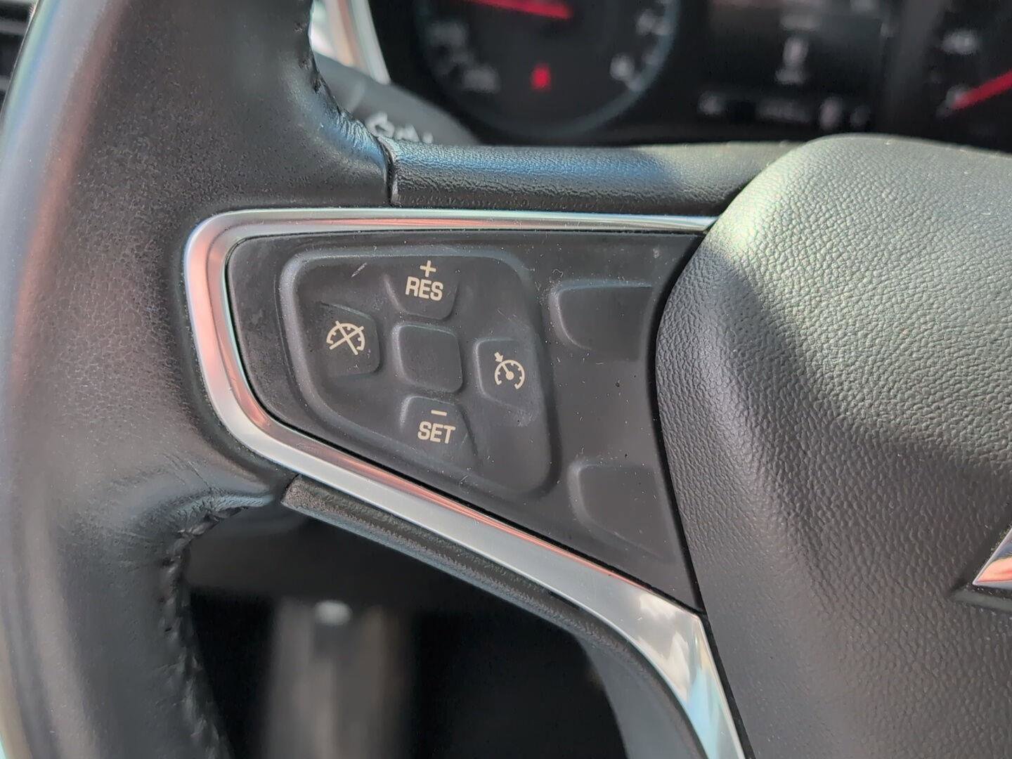 Used 2018 Chevrolet Equinox LT FWD image 22