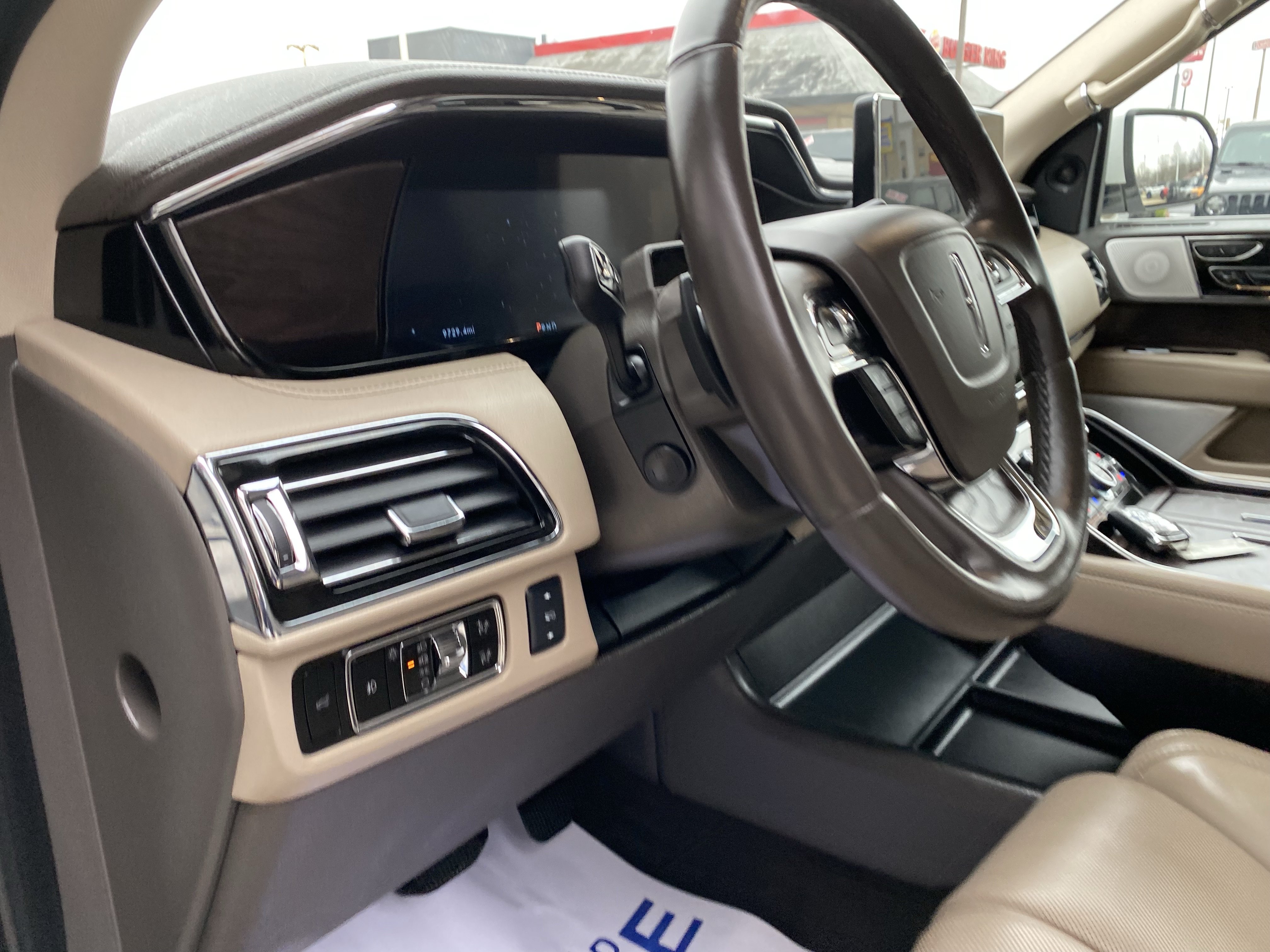 Used 2024 Lincoln Navigator L Reserve AWD/4WD image 18
