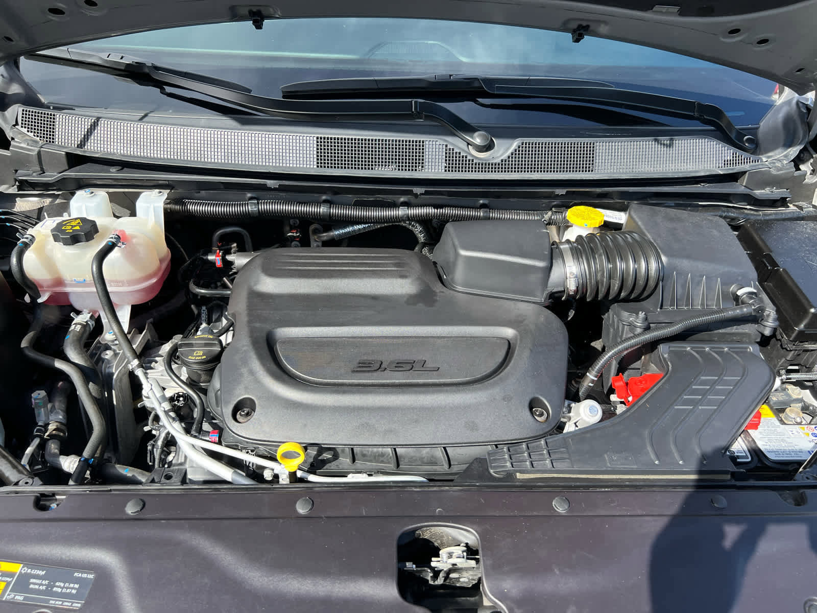 Used 2025 Chrysler Pacifica Select FWD image 3