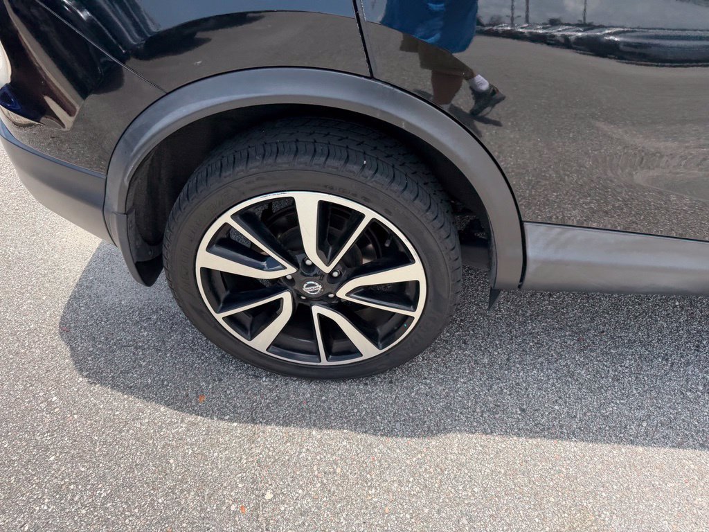 Used 2018 Nissan Rogue Sport SL w/ SL Premium Package FWD image 5