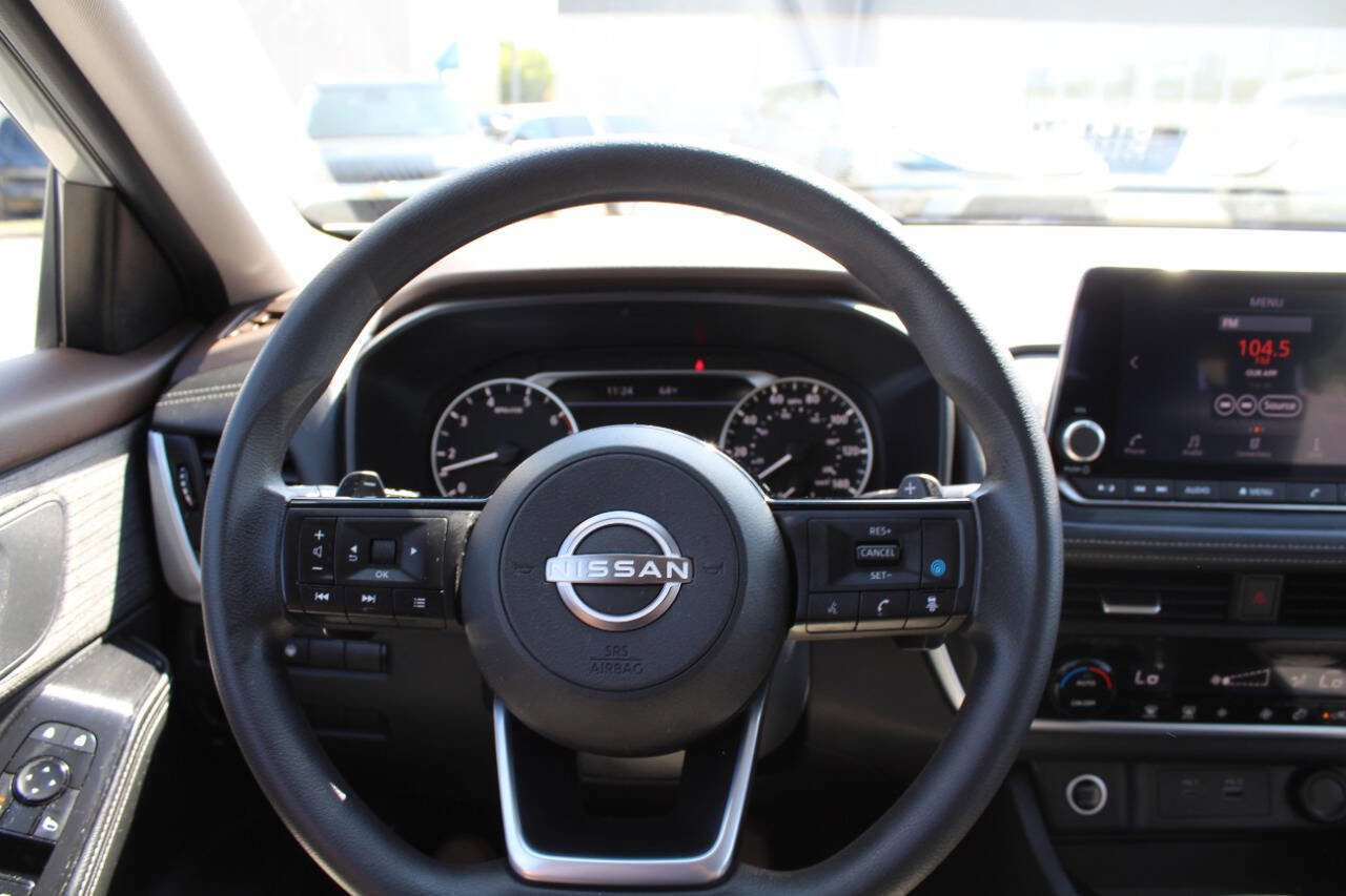 Used 2023 Nissan Rogue SV image 19