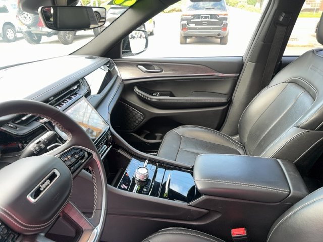 Used 2023 Jeep Grand Cherokee L Overland AWD/4WD image 21
