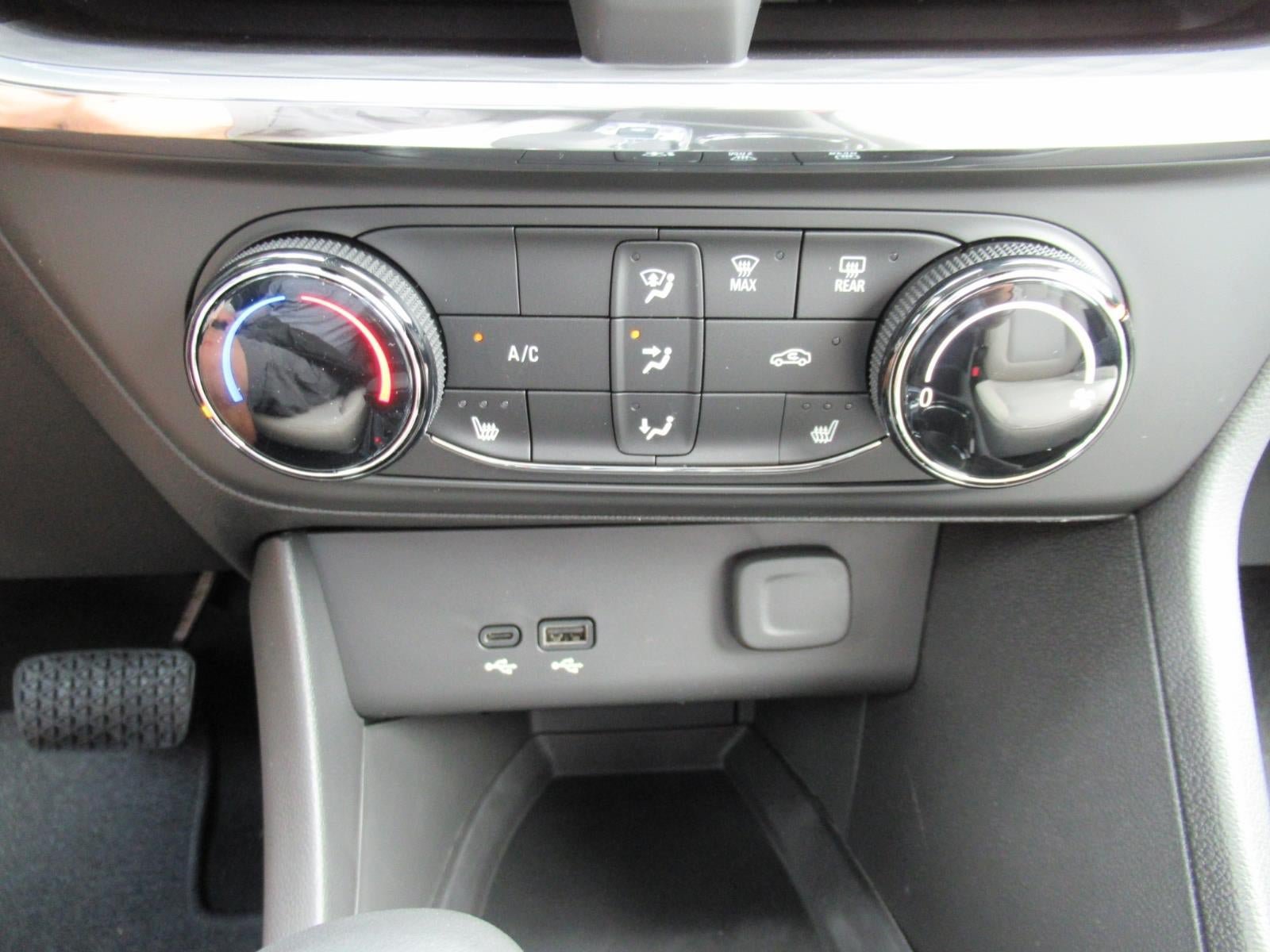 New 2026 Buick Encore GX Preferred w/ Comfort Package FWD image 32