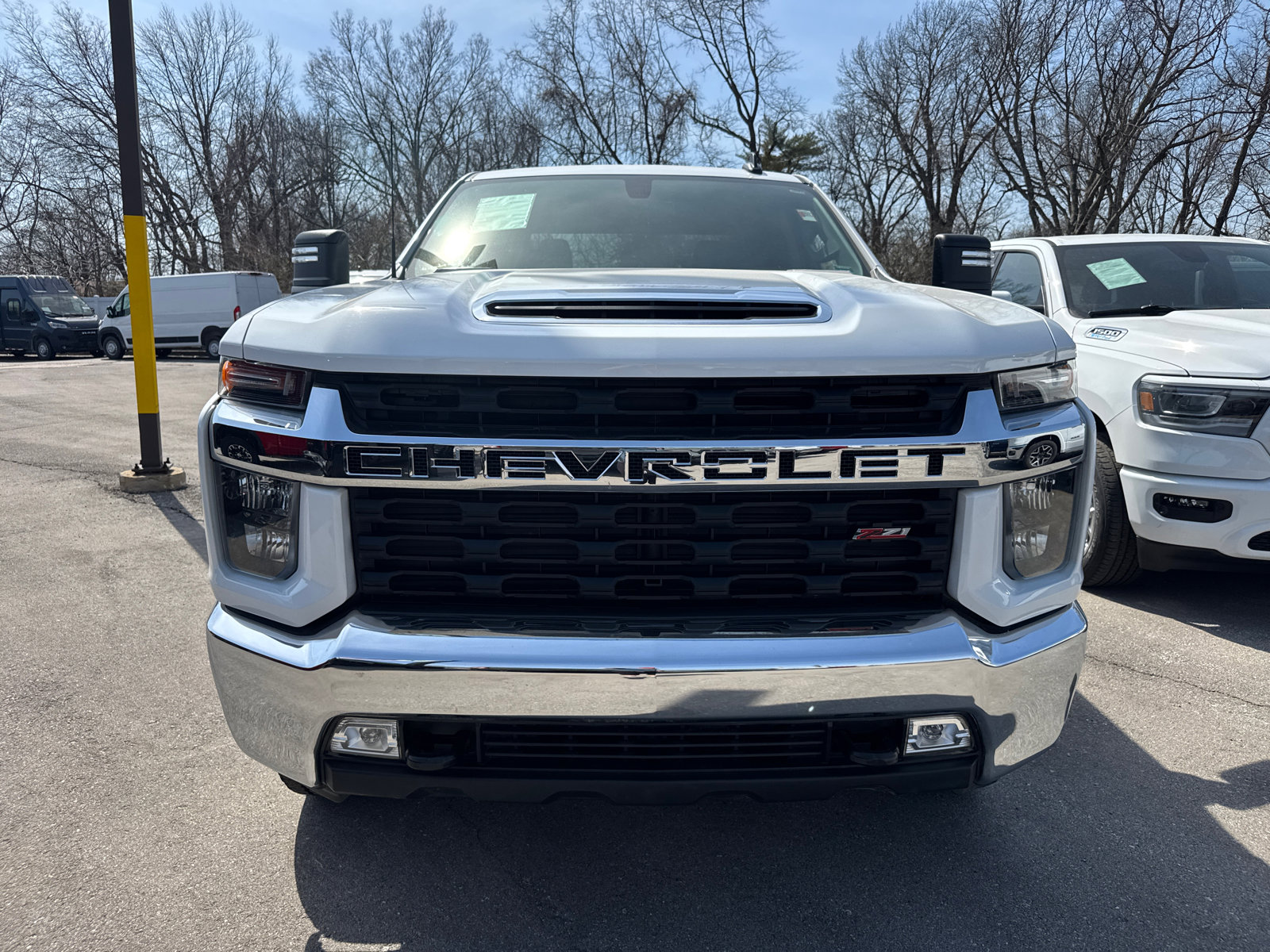 Used 2023 Chevrolet Silverado 2500 LT w/ Convenience Package AWD/4WD image 2