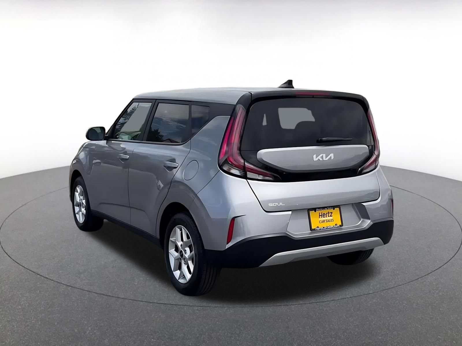 Used 2025 Kia Soul LX w/ LX Technology Package FWD image 10