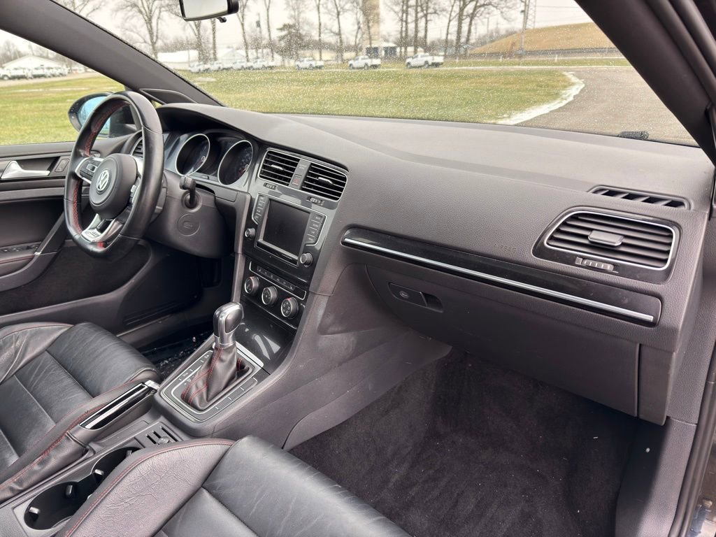 Used 2016 Volkswagen GTI SE image 30