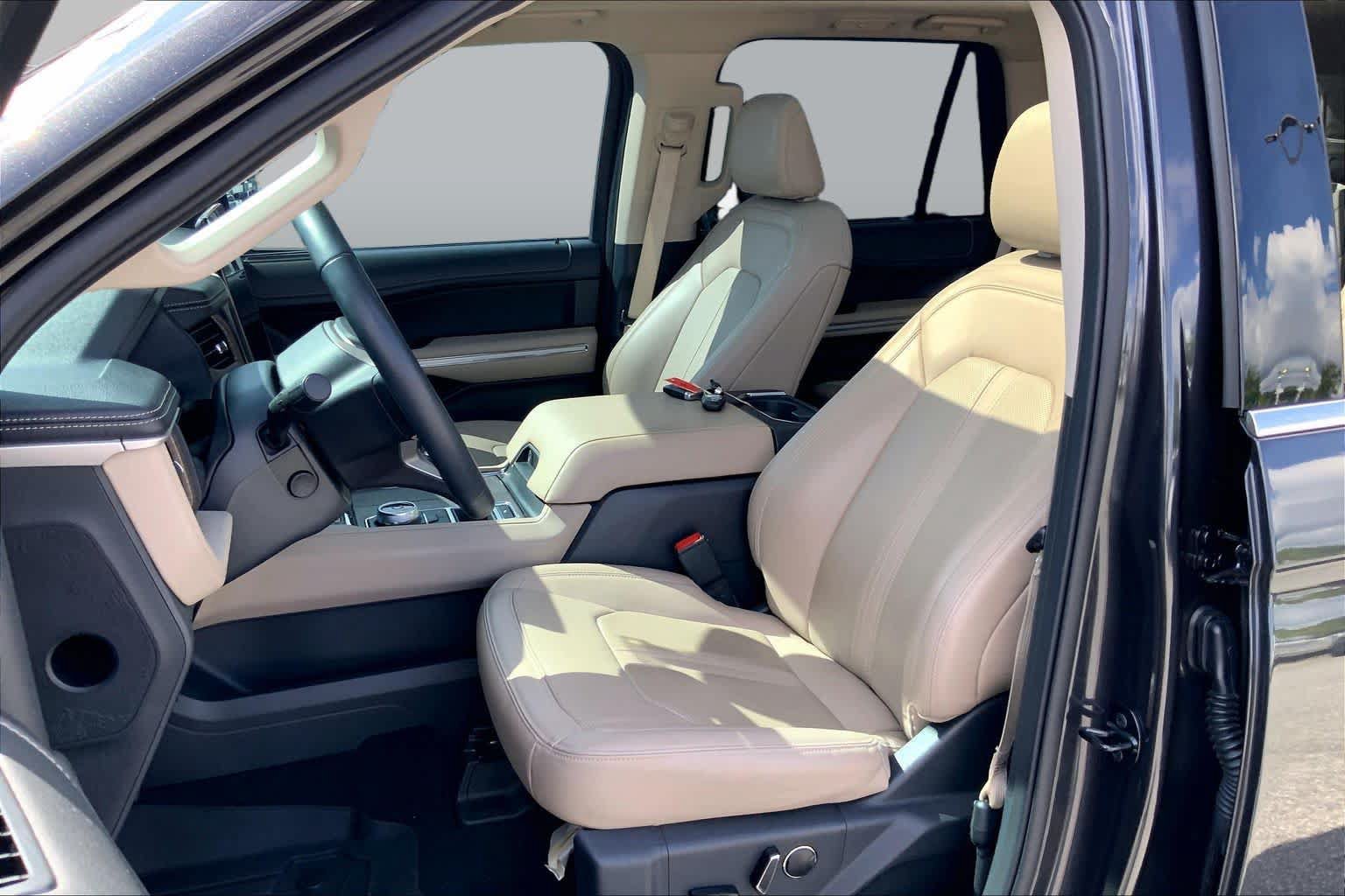 Used 2023 Ford Expedition Limited RWD image 8