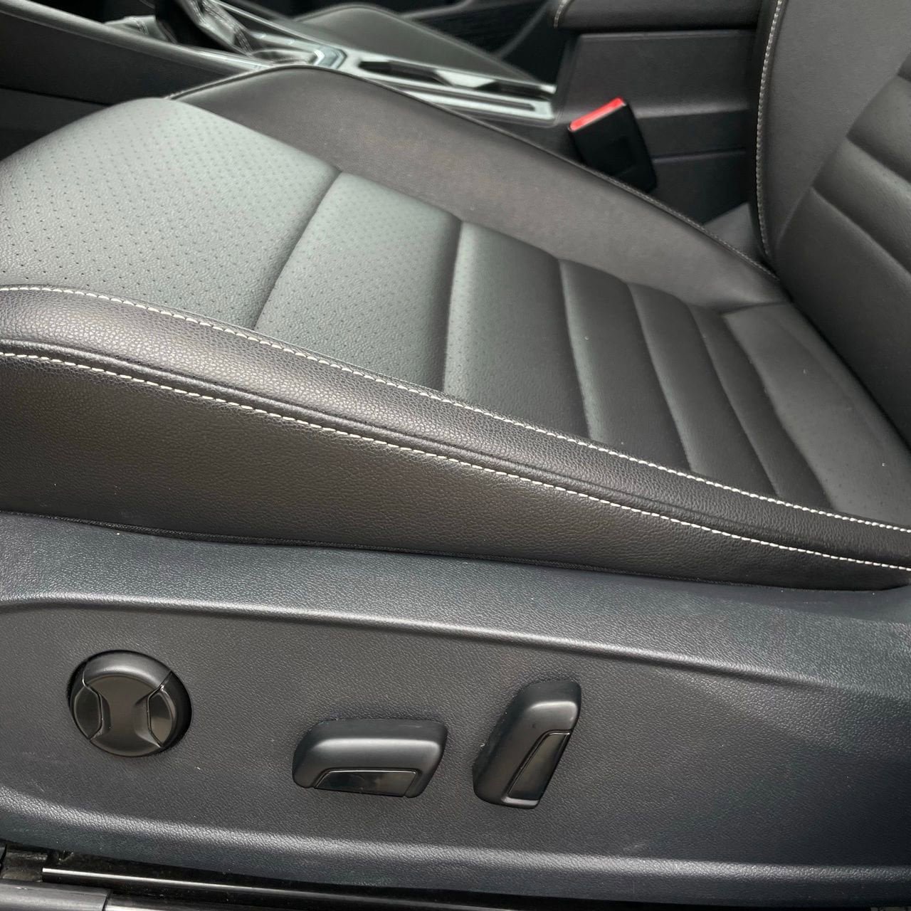 Used 2024 Volkswagen Jetta SE FWD image 23