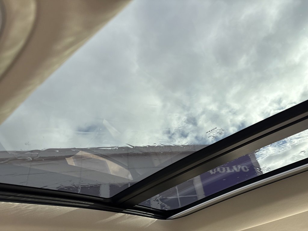 Used 2019 Volvo S60 T6 Momentum w/ Premium Package image 26