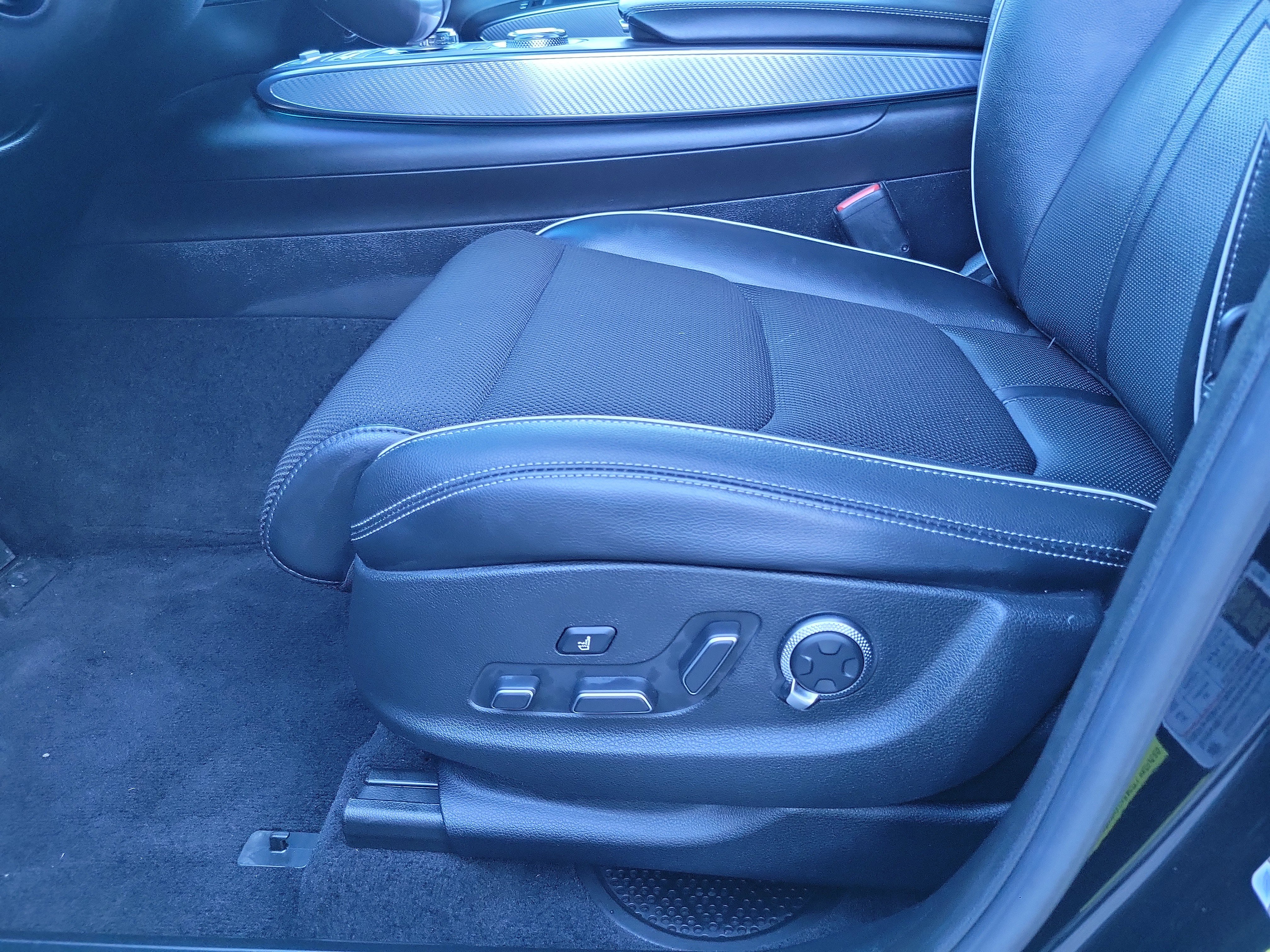 Certified 2022 Genesis GV70 2.5T w/ Sport Prestige Package image 18